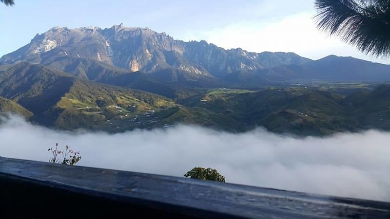 ホテル クリスタル ヒル R Kampong Kundassan エクステリア 写真